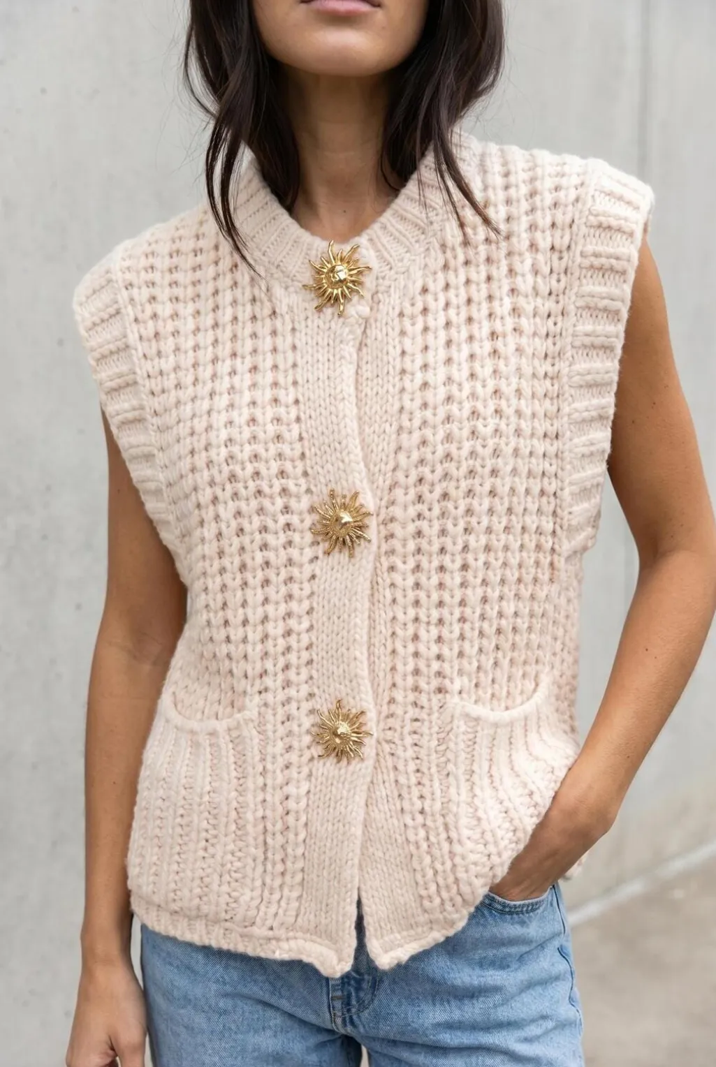 Aealma Vest