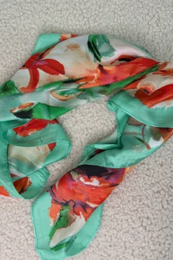 Aejuliska Scarf