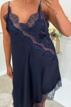 Aeleni dress