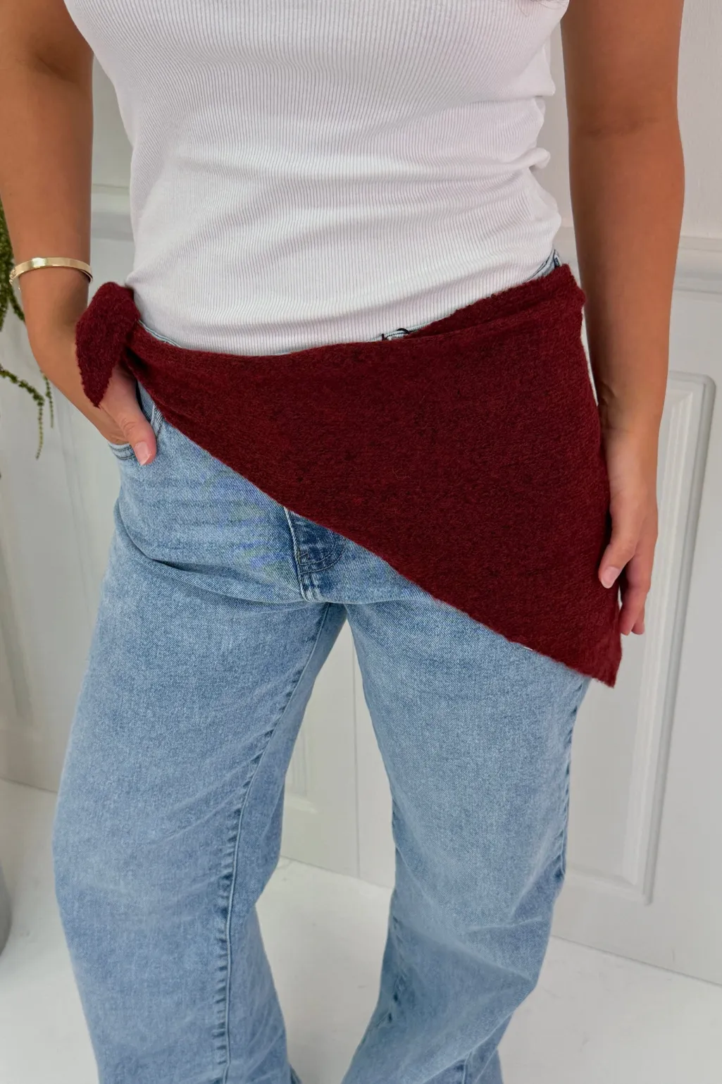 Aenoelia Scarf