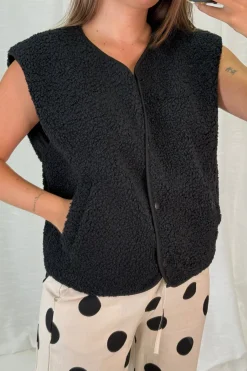 Aerebekka Vest