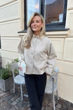 Avaic Short Trenchcoat A23824