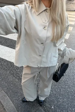 Avaic Short Trenchcoat A23824