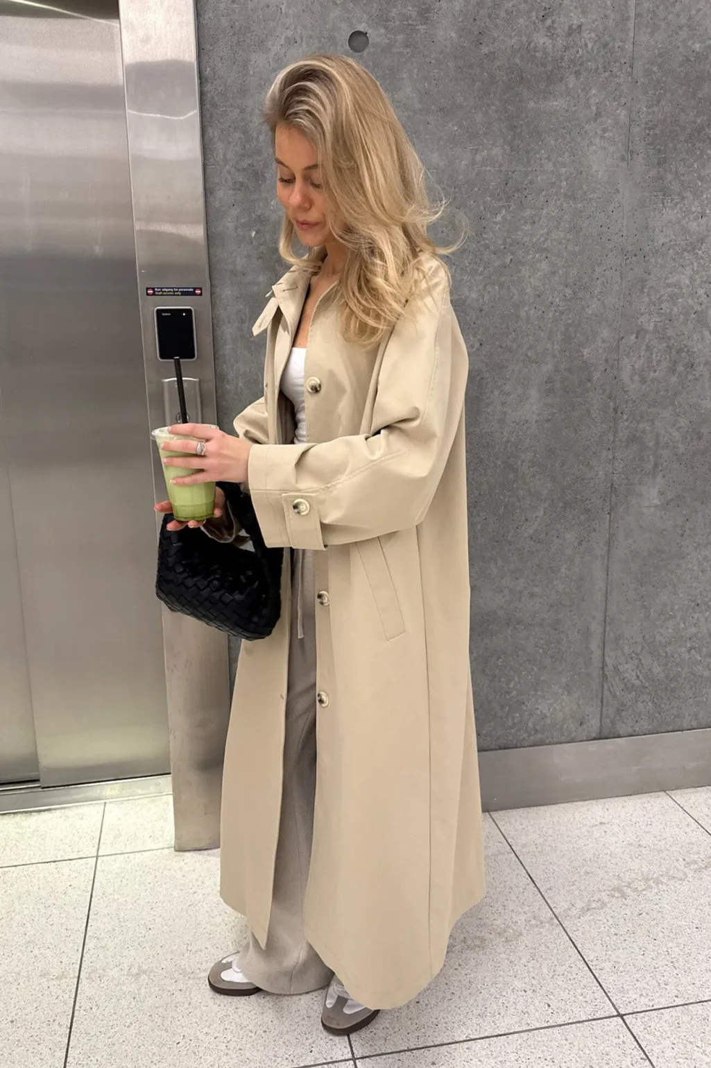 Avaic Trenchcoat A23791