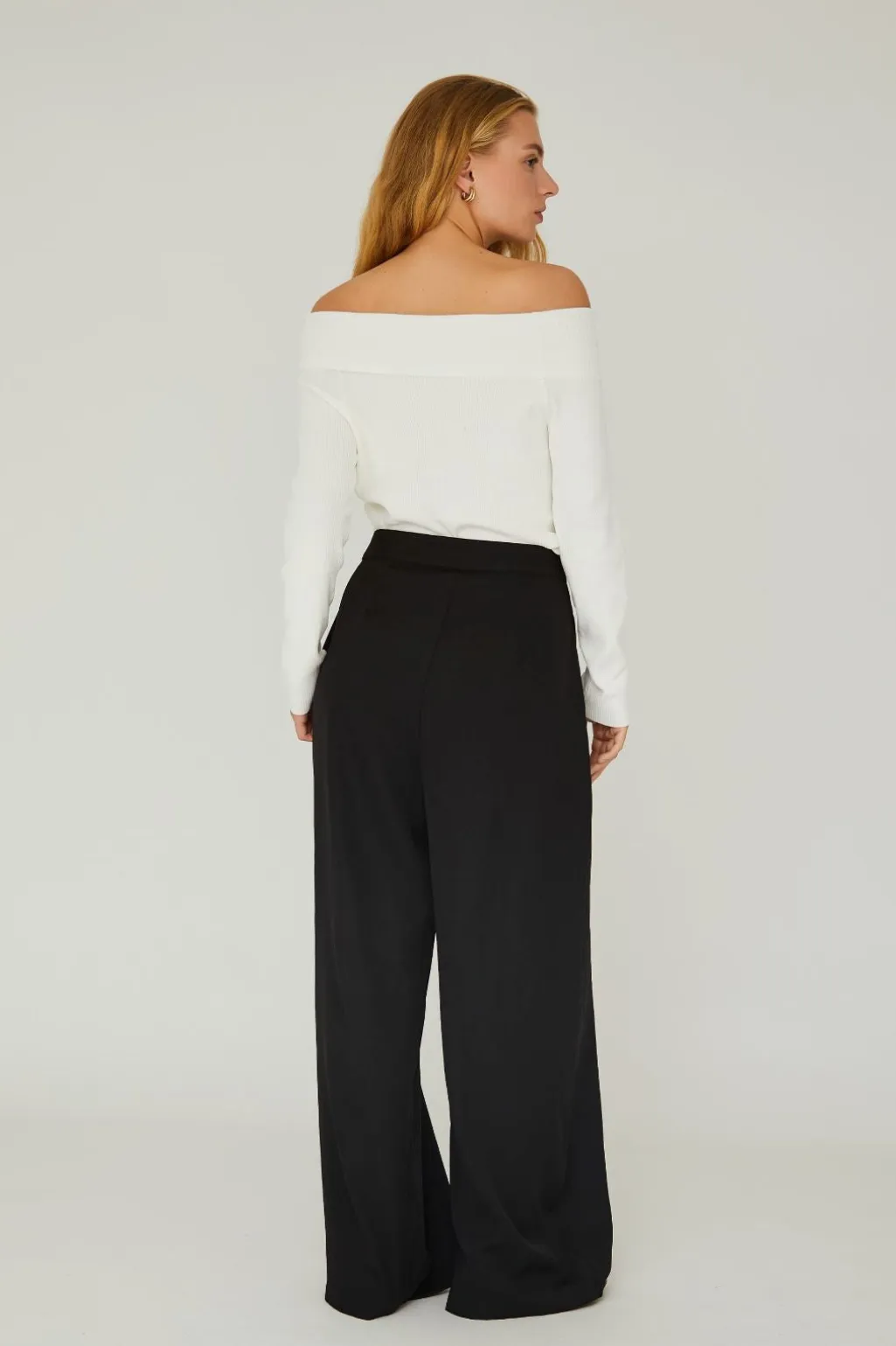 Avrib Offshoulder Blouse