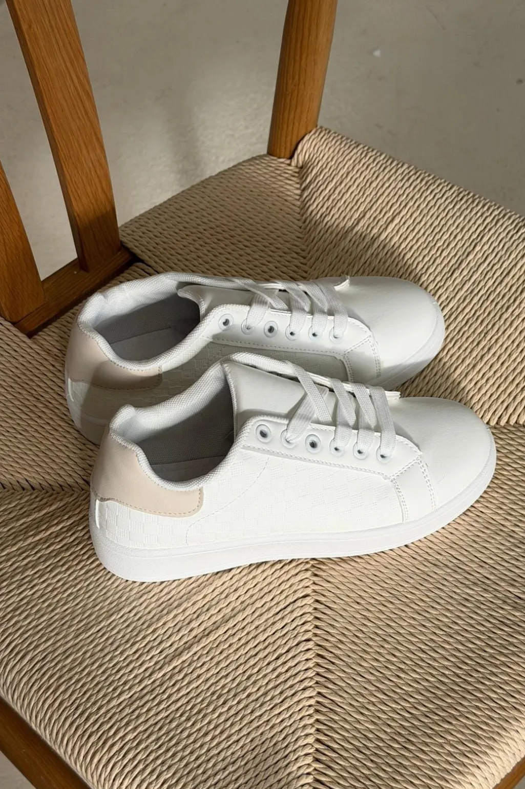 Blazalea Sneakers