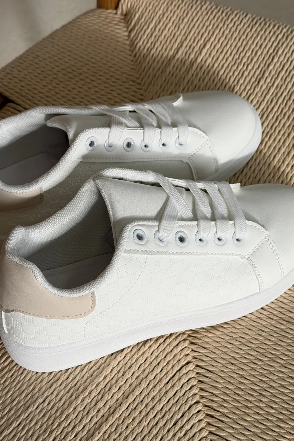 Blazalea Sneakers