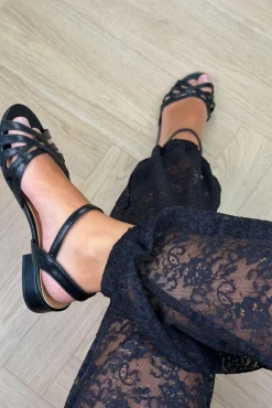 Blgeranium Sandals