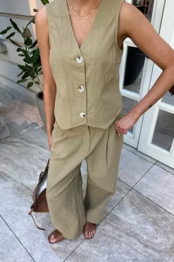 Celinaic Vest