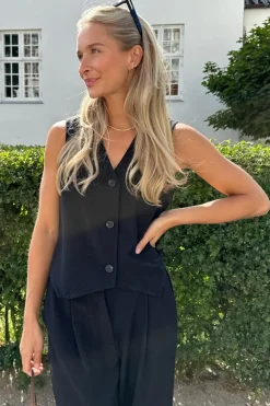 Celina Vest