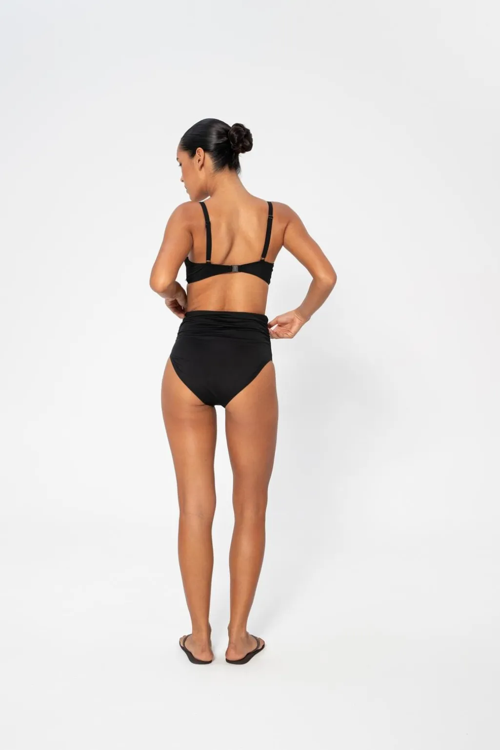 Chara Solid Bottom Bikini Bottom Pews2137