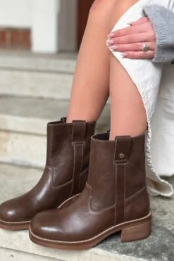 Cssay More /Tan CS8646