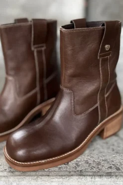 Cssay More /Tan CS8646