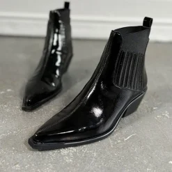 Csthe Walking Boot Patent