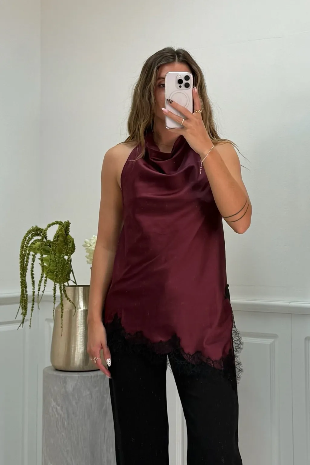 Dmhalterneck Lace