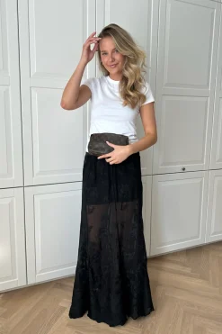 Ellinoric Lace Maxi Skirt