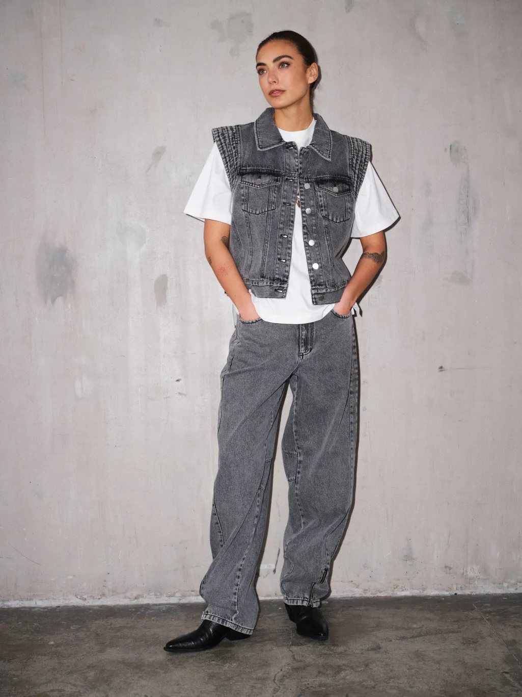 Gominnago Vest G2978