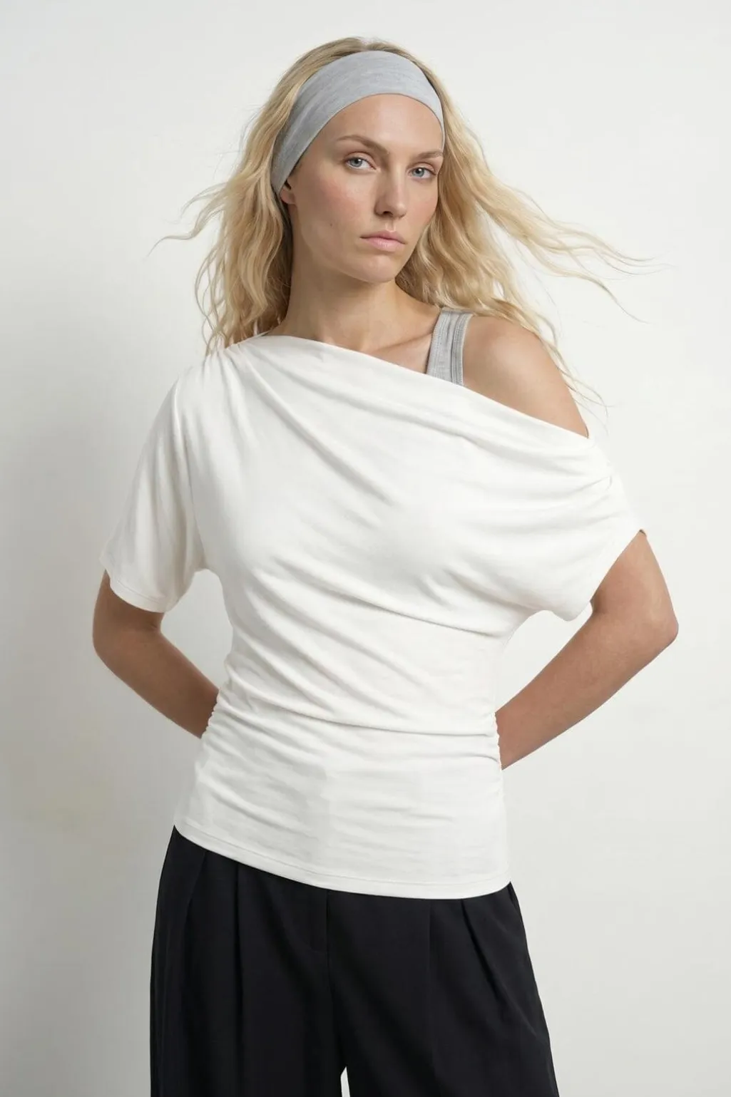 Hdemma Draped Off-Shoulder Top 32000705