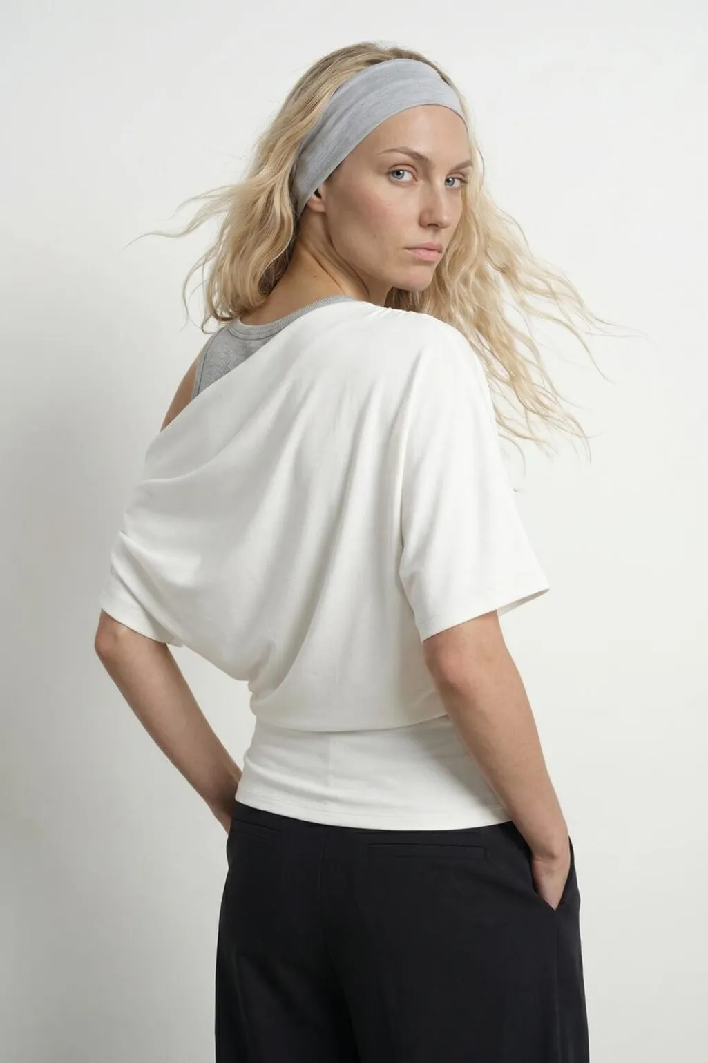 Hdemma Draped Off-Shoulder Top 32000705