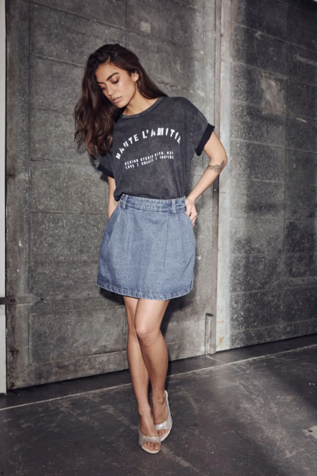 Hlanoma Acid Curve Studio Tee HL10607