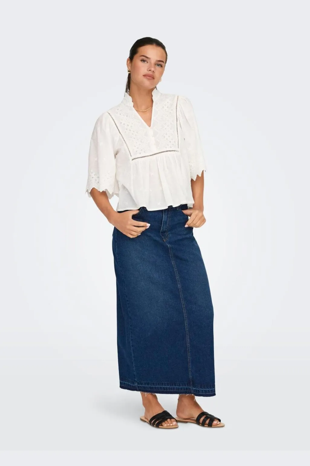 Jdymaya 2/4 Embroidery Top