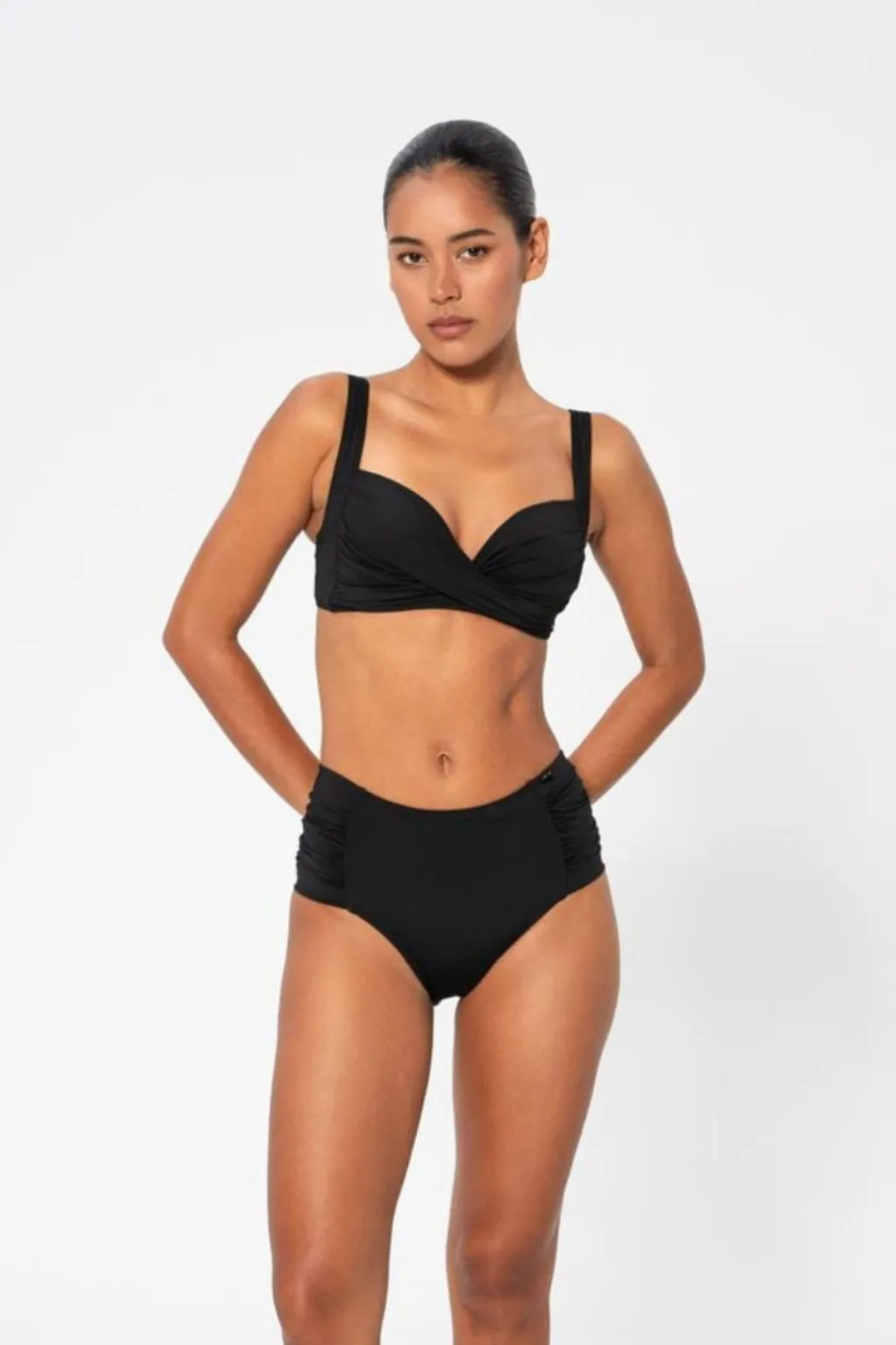 Lydia Solid Top Bikini Top Pews2134