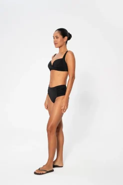 Lydia Solid Top Bikini Top Pews2134