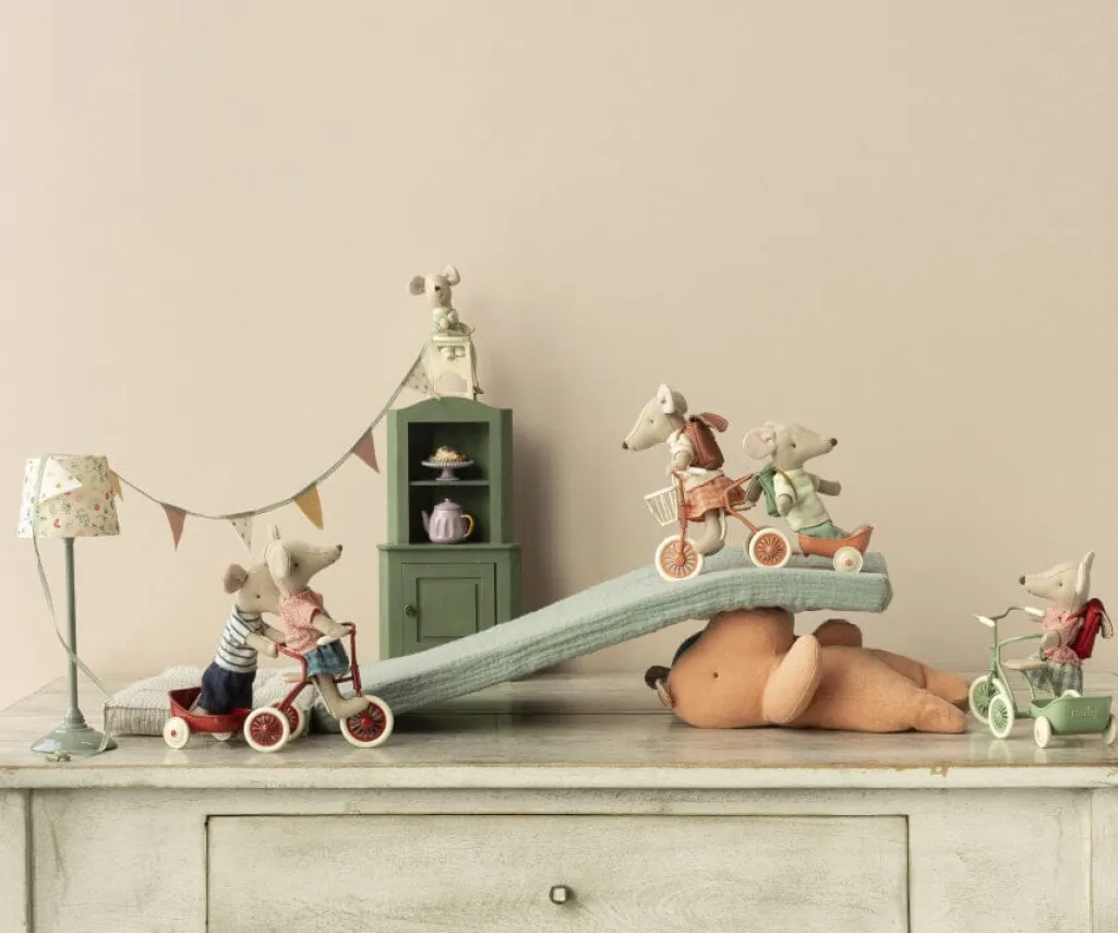 Mltricycle Mouse, Big Sister