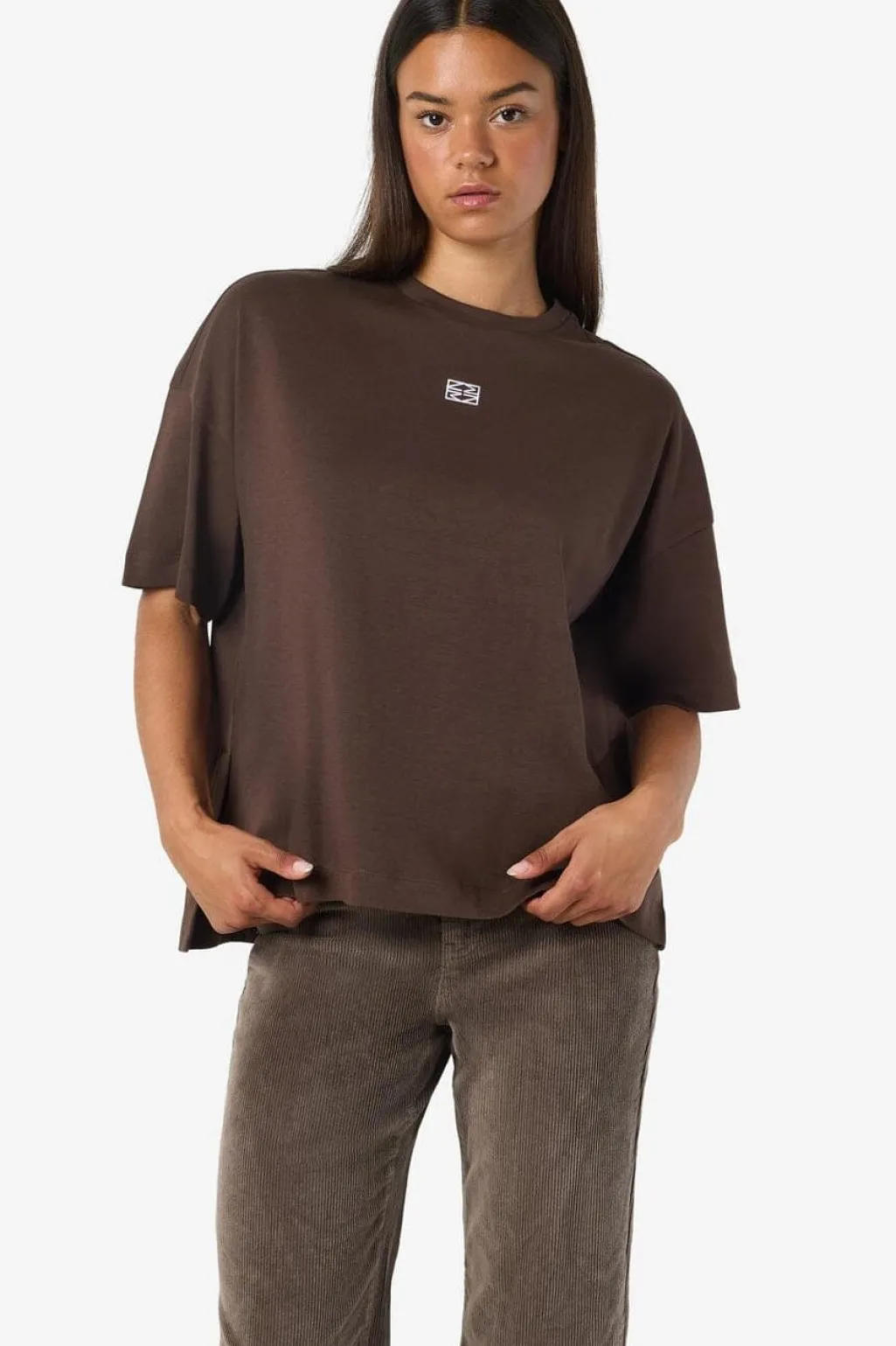 Nmkim S/S Slit T-Shrt Fwd