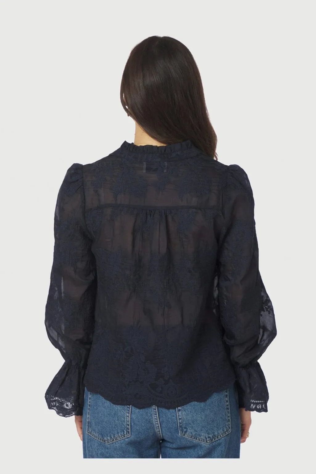 Nnamara Big Embroidery Blouse 163032
