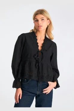Nnmatsi Embroidery Blouse