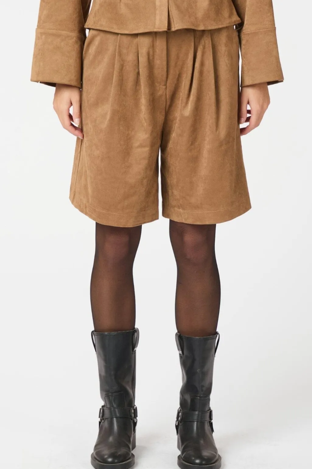 Nnnika Faux Suede Bermuda Shorts 164474