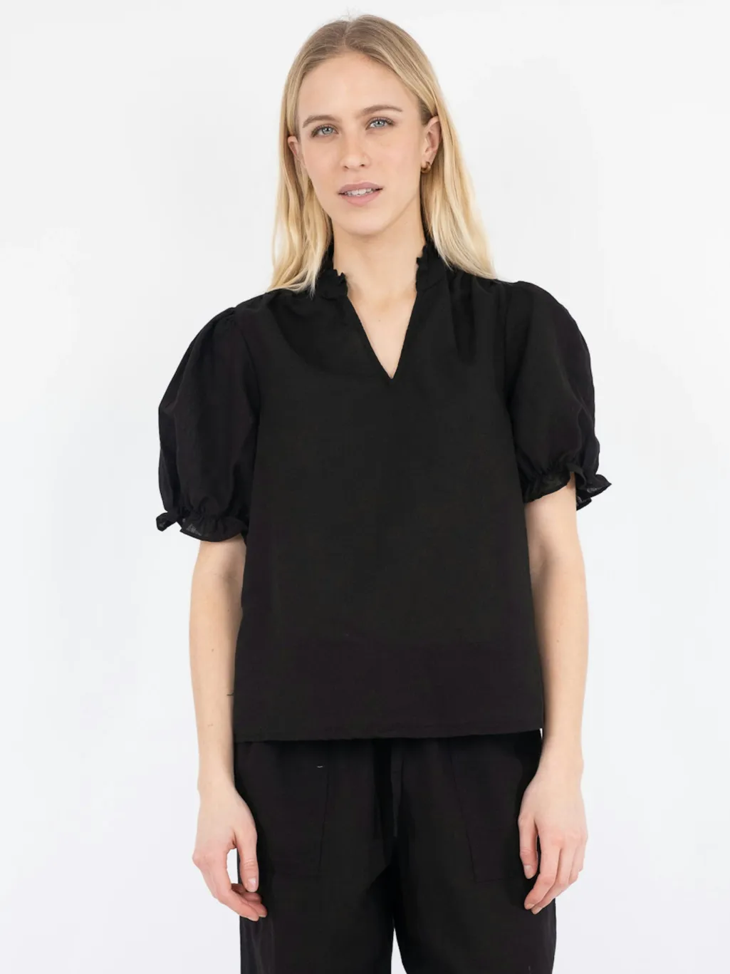 Nnodesa Linen Blouse