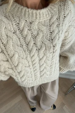 Noraic Sweater