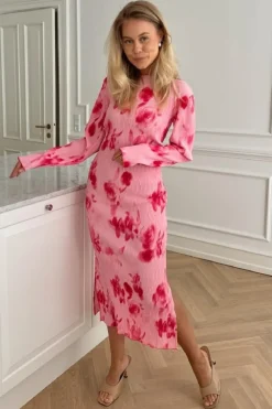 Odaic Dress