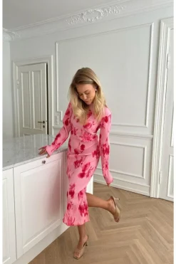 Odaic Dress