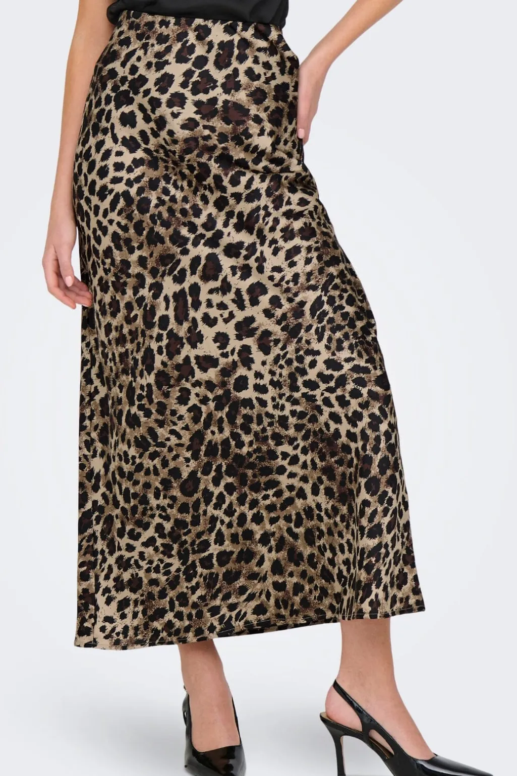 Onlchigo Ankel Satin Skirt