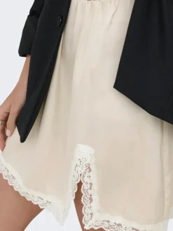 Onlmenus Lace Satin Short Skirt