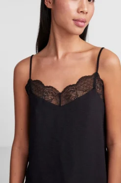 Pctiffany Strap Lace Top Bc