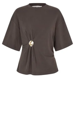 Sfenora Brooch Tee 60432