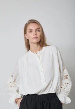 Stinacc Emb Blouse 45078