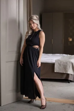 Susan M Dress 167371