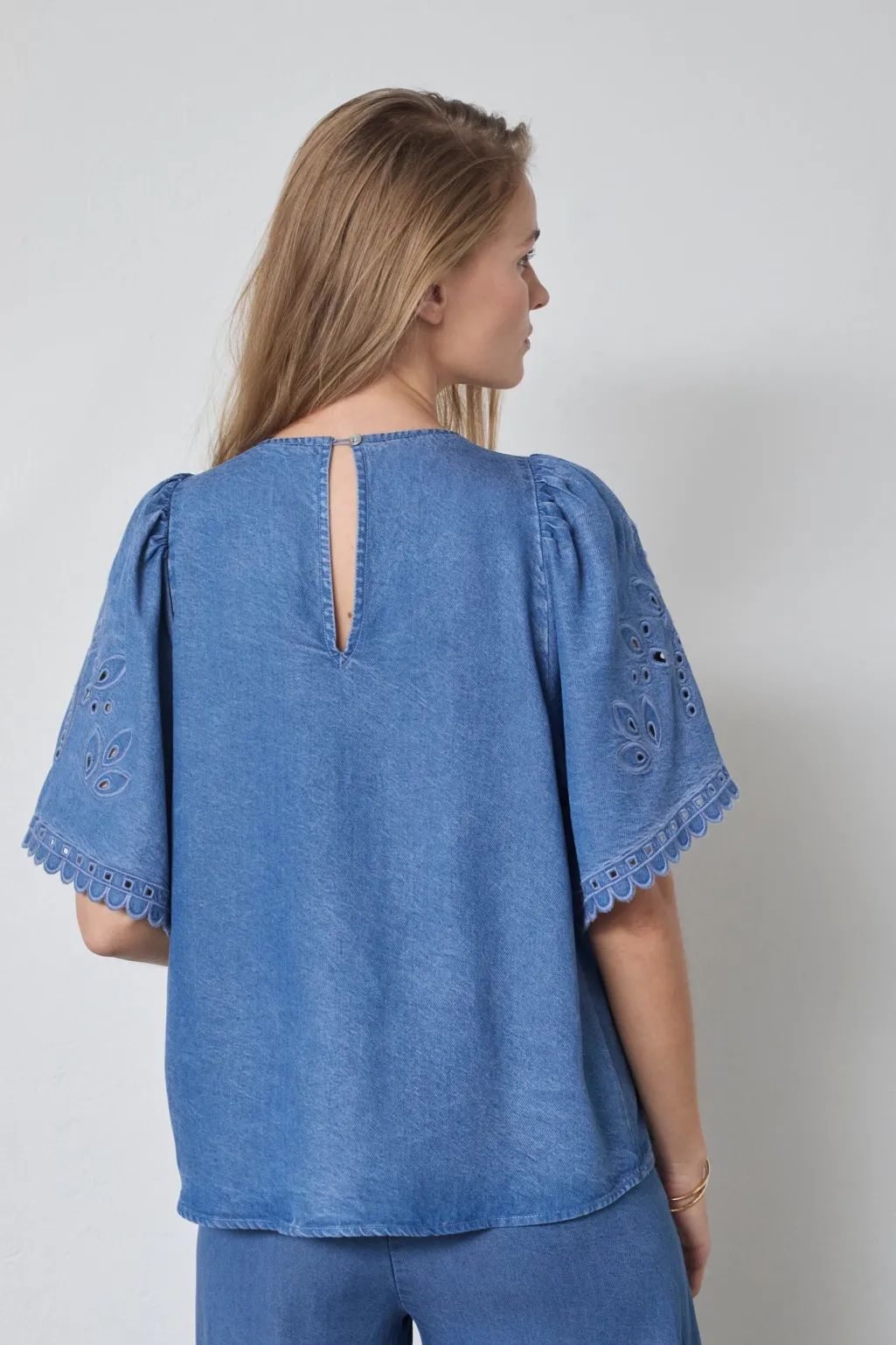 Tillycc Emb Ss Blouse 45057