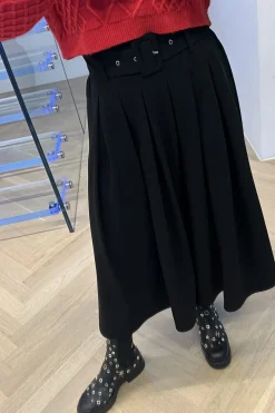 Vspleated Skirt