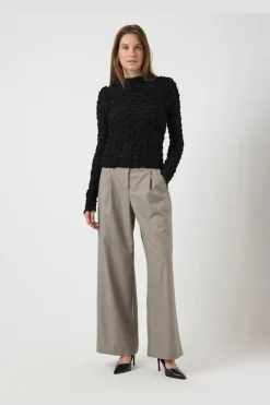 Yasmera Ls Top