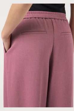 Yastilda Pant